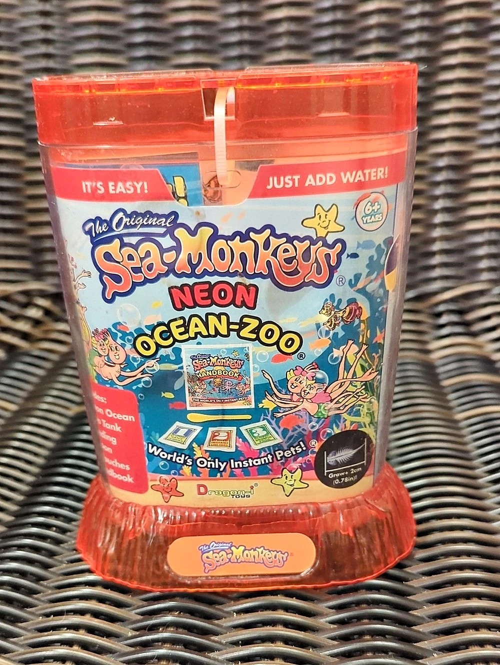 New Sealed Sea-Monkeys Neon Ocean-Zoo Kit Science Toy